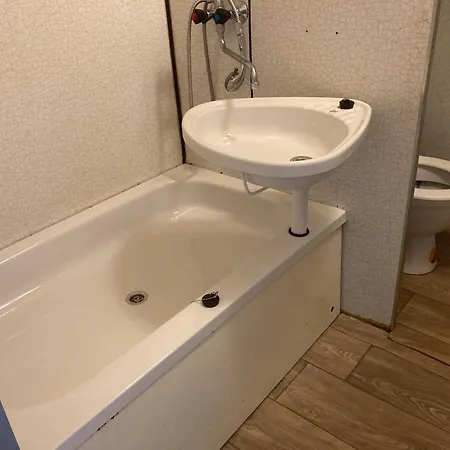 דירה Garsoniera U Lesoparku