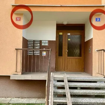 Διαμέρισμα Garsoniera U Lesoparku *